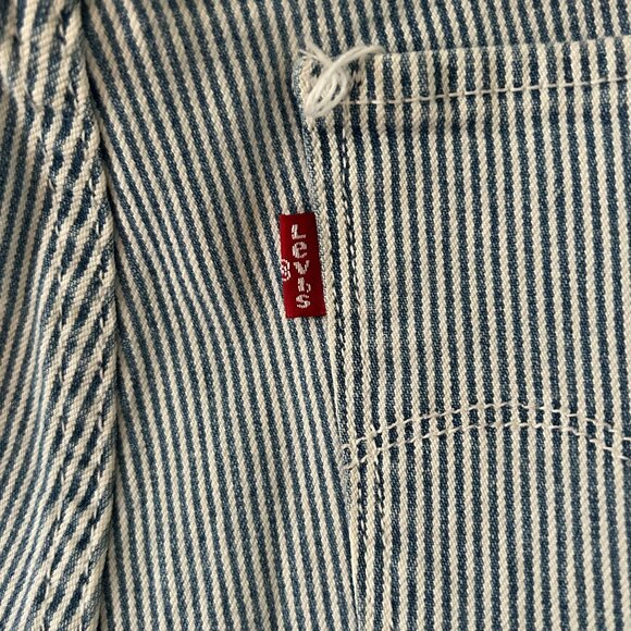 Ladies' Levi's striped knee-length (Bermuda) roll-cuff shorts, Size 16W - Picture 2 of 10